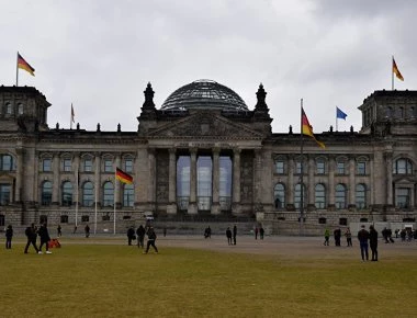 Γερμανία: Τα πλεονάσματά μας δεν δημιουργούν ανεργία